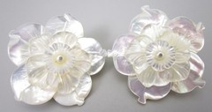 BEAUTIFUL LARGE 1 5/8″ CARVED MOTHER OF PEARL FLOWER CLIP ON EARRINGS