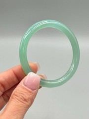 Vintage Green Glass Bangle Bracelet Small 2.25″ Opening Diameter