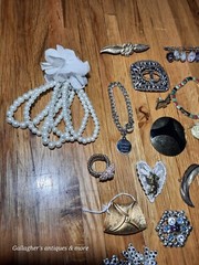 A3 35 PCS Vintage Modern mixed Costume Jewelry Bracelets Pendants brooch Etc