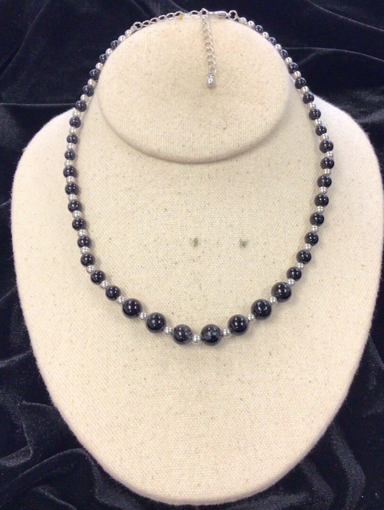 Vintage Costume Graduated Black Glass Bead & Silver Tone Bead Necklace 20″ II595
