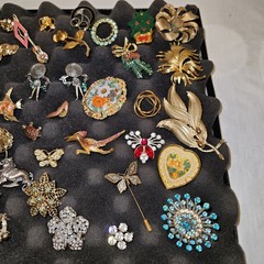 Vintage Costume Jewelry Lot Over 100 Pc All Wearable