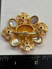 Flower Honey/Amber Cabochons Vintage Pin Brooch Gold J-195 MISSING 2 PETALS
