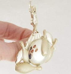 Cool Perspective! 2 7/8″ VTG c1980’s AJC FEMALE BOWLER BOWLING 2-TONE BROOCH PIN