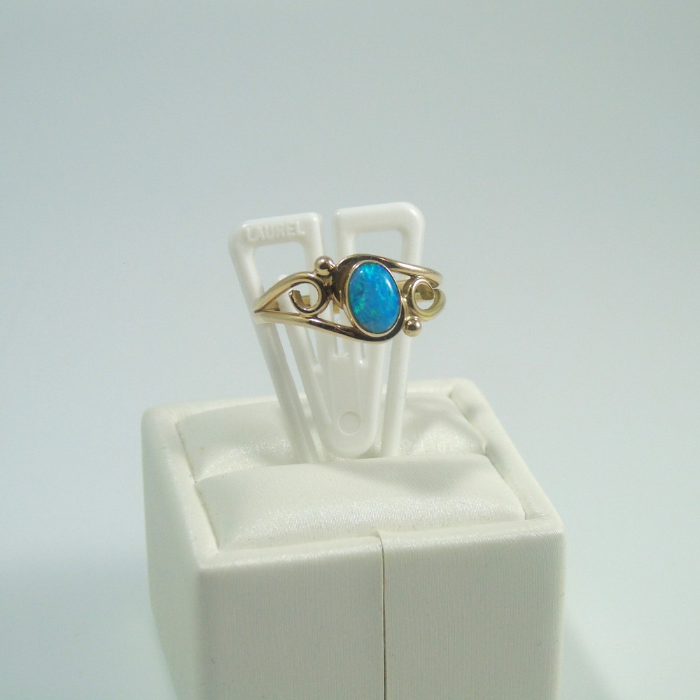 Vintage 14k Gold Blue Green Fire Opal Cocktail Ring size 6.75 2.55g
