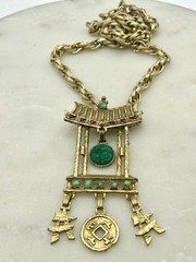 Vintage Juliana D&E Book Piece Gong Stand Pendant Necklace