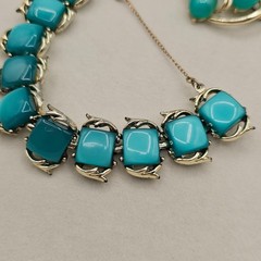 Vintage Teal Blue Moonglow Thermoset Bracelet + Lisner Brooch Cabochon Gold Tone