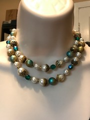1950s-60s DEAUVILLE Faux Pearl Blue Accent Gold Tone Metal Beaded Necklace w/Tag