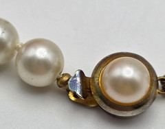 Premier Designs White Faux Pearl Glass Bead Bracelet Gold Tone Box Clasp 6.75″