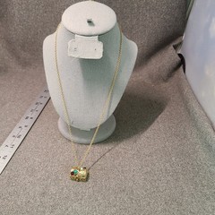Vintage 1974 Signed Avon Queens Ranson Pill Box/Stash Necklace