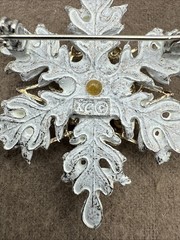 Estate KC Signed White Silvertone SNOWFLAKE w Aurora Borealis Rhinestone on Poin