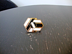 Vintage Retro Hexagrams Cloisonne White & Black Enamel Gold Tone Scarf Clip