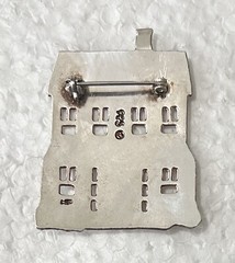 Vintage Designer Signed Sterling Silver w/Etched Details HOUSE Shaped Brooch 8g