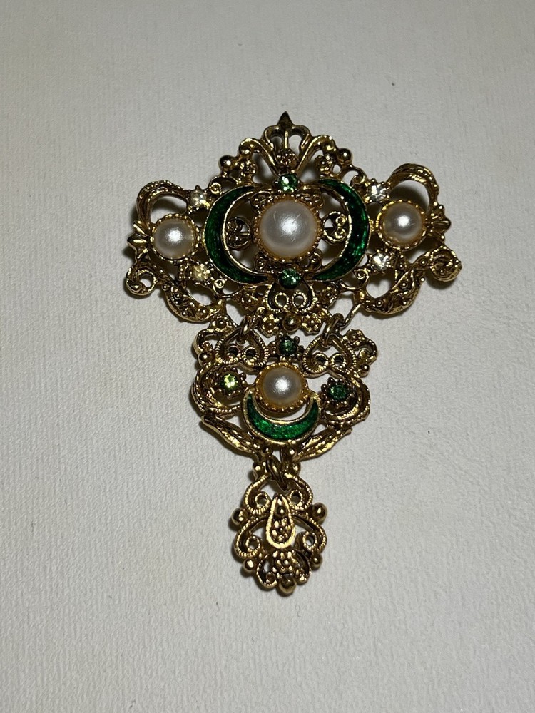 Vintage Florenza Victorian Renaissance Faux Pearl Green Enamel Brooch Pin