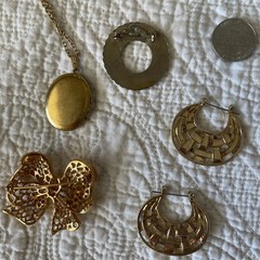 Vintage Gold Tone Jewlery Lot Locket Earrings Brooches