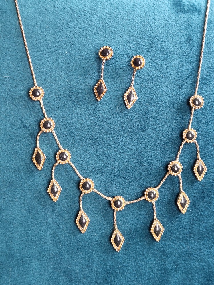 Vintage Gold Tone w/ Black Enamel Necklace & Earrings Set 16″ – 18″ Dangle