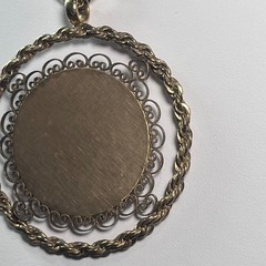 Vtg Gold Tone Filigree Rope Circle Pendant Necklace 24 Inch Statement Jewelry