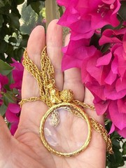 Vintage Gold Tone Cat & Yarn Ball Magnifying Glass Pendant Necklace on 31″ Chain