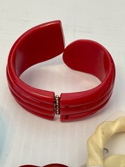 Vintage Plastic Resin Lucite Bangle Bracelet Lot 8pc Twisted Carved Hinged Cuff⁠