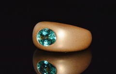 NATURAL 1.62CT EMERALD SOLID 750 18K GOLD MATTE DOME RING MODERNIST SIGNET STYLE