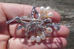 Vintage Sterling Silver & 5.2mm Freshwater Pearl Spray Designed Brooch / Pin