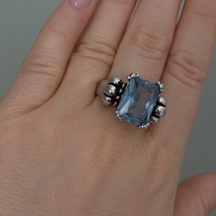 Vintage 18K White Gold Plated Blue Stone Two Tone Band Ring Size 9