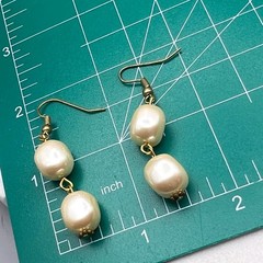 Vintage Faux Pearl Black Glass Long Necklace Earring Set Gold Tone 32 In Opera