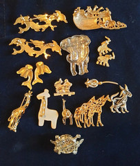 Vintage Lot of 14 Animals Brooches / 1 Clip Earrings (2621)