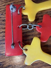 Vintage Bakelite Nautical Bar Pin With 3 Anchors
