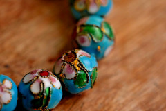 Cloisonne Filigree Stretch Bracelet 9mm Beads Sky Blue Pink Flowers 7″ Vintage