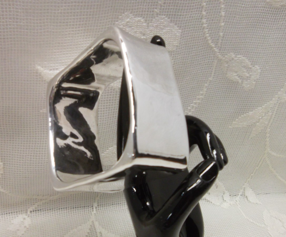 Vtg Israel Modernist Sterling Silver Sculptural Square Bangle 51 grams 1.25″ w