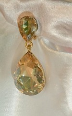 Vintage Unbranded formal light brown double tear drop dangle clip on earrings