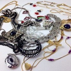 Costume Jewelry Lot Boho Mod metal mixed materials locket black red vtg 22 pc