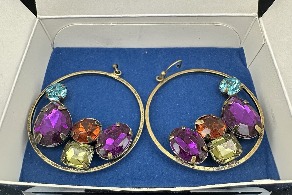 AVON COSTUME JEWELRY JEWELTONE HOOP PIERCED EARRING M I B