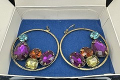 AVON COSTUME JEWELRY JEWELTONE HOOP PIERCED EARRING M I B