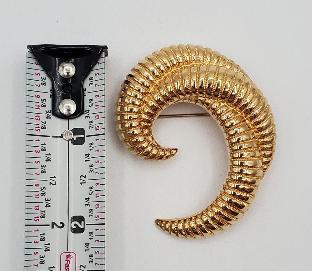 Monet Large Swirl Brooch 2.25in Gold Tone Ribbed Textured Spiral Estate Pin