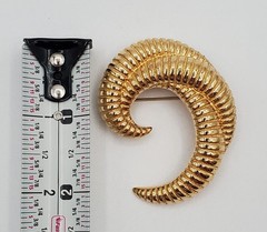 Monet Large Swirl Brooch 2.25in Gold Tone Ribbed Textured Spiral Estate Pin