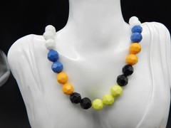 Beaded Necklace 24″ Graduated Faceted Plastic White Black Blue Yellow Green
