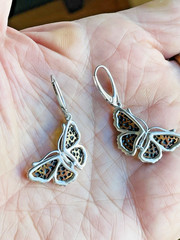 Butterfly Genuine Baltic Amber Earrings Vintage Egg Yolk Butterscotch Polish 老琥珀