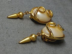 Gtg Gold Tone Swirl Faux Pearl Clip On Dangle Drop Earrings 2.1″
