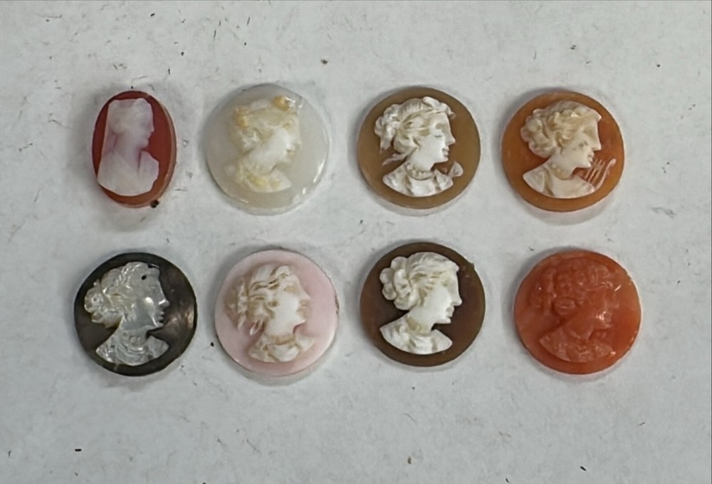 8 loose cameos out of estate! Various colors beautiful collection!