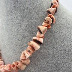 Vintage Luhuanus Shell Necklace Peach Curly Jewelry Hawaiian 16.5″ Barrel Clasp