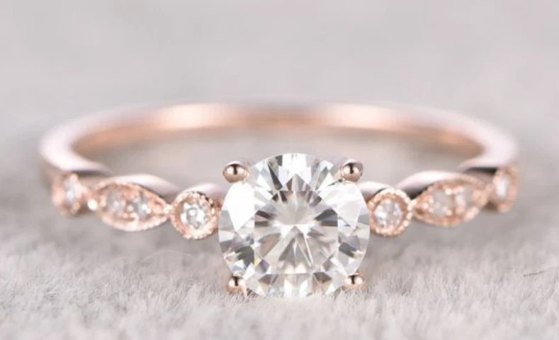 Lustrous White Round Shape 0.45CT Moissanite In 10K Rose Gold Solitaire Ring FN