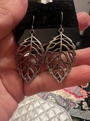 Vintage-Inspired Silver Tone Leaf Dangle Earrings #boho #naturecore #fairycore