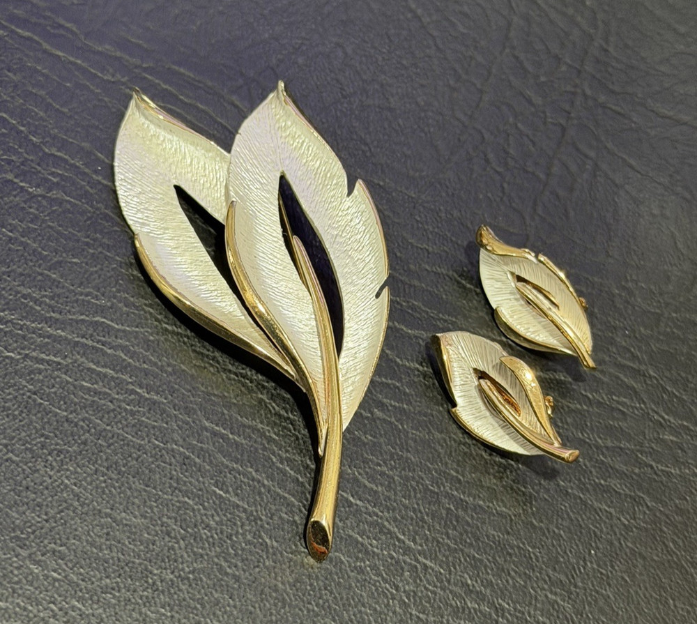 Vintage Signed Pat Pending Pearlized Brushed Leaf Brooch and Clip On Earrings