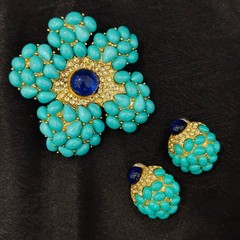 Vintage Trifari Turquoise Flower Brooch & Earrings Set Gold Tone VTG