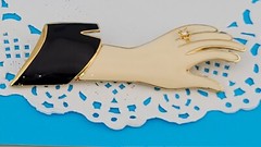 Vintage Trifari Black White Enamel Ladies Hand Engagement Ring Bride Brooch Pin