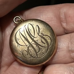 Vtg 8g W&H Wightman & Hough Co. Gold Fill Deco Photo Locket Pendant Fleur De Lis