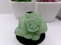 Vintage Plastic Lucite Molded Flower Ring~SIZE 8~GREEN~1970’s~80’s