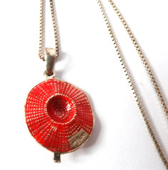 VTG WOMEN ENAMEL CHARM PENDANT STERLING SILVER LADIES RED HAT 21MM CHAIN 17 1/2″