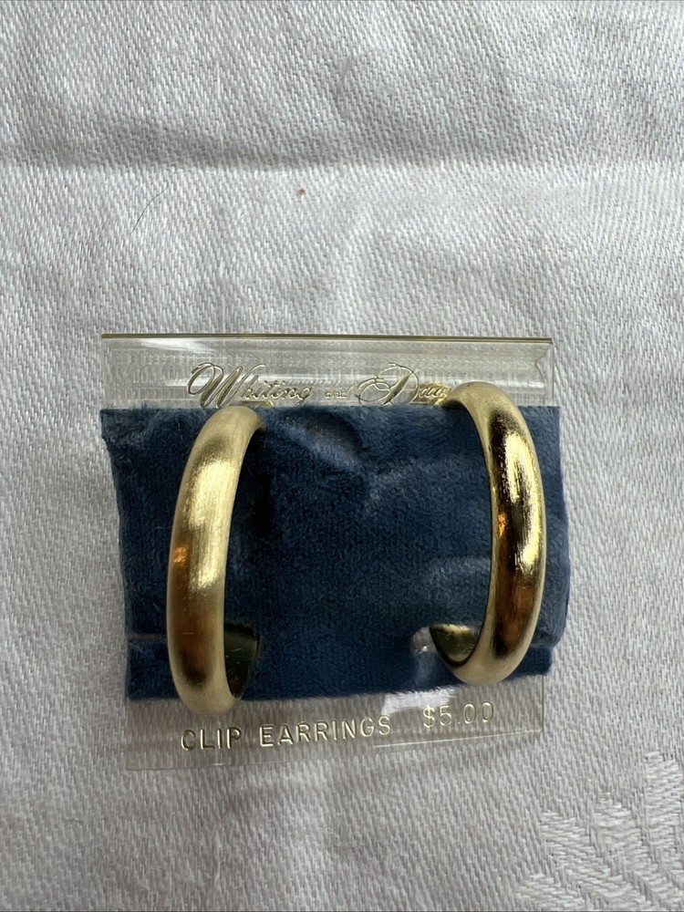 VTG NWT Whiting & Davis Gold Tone Hoop Clip Earrings Quiet Luxury Mod Chic